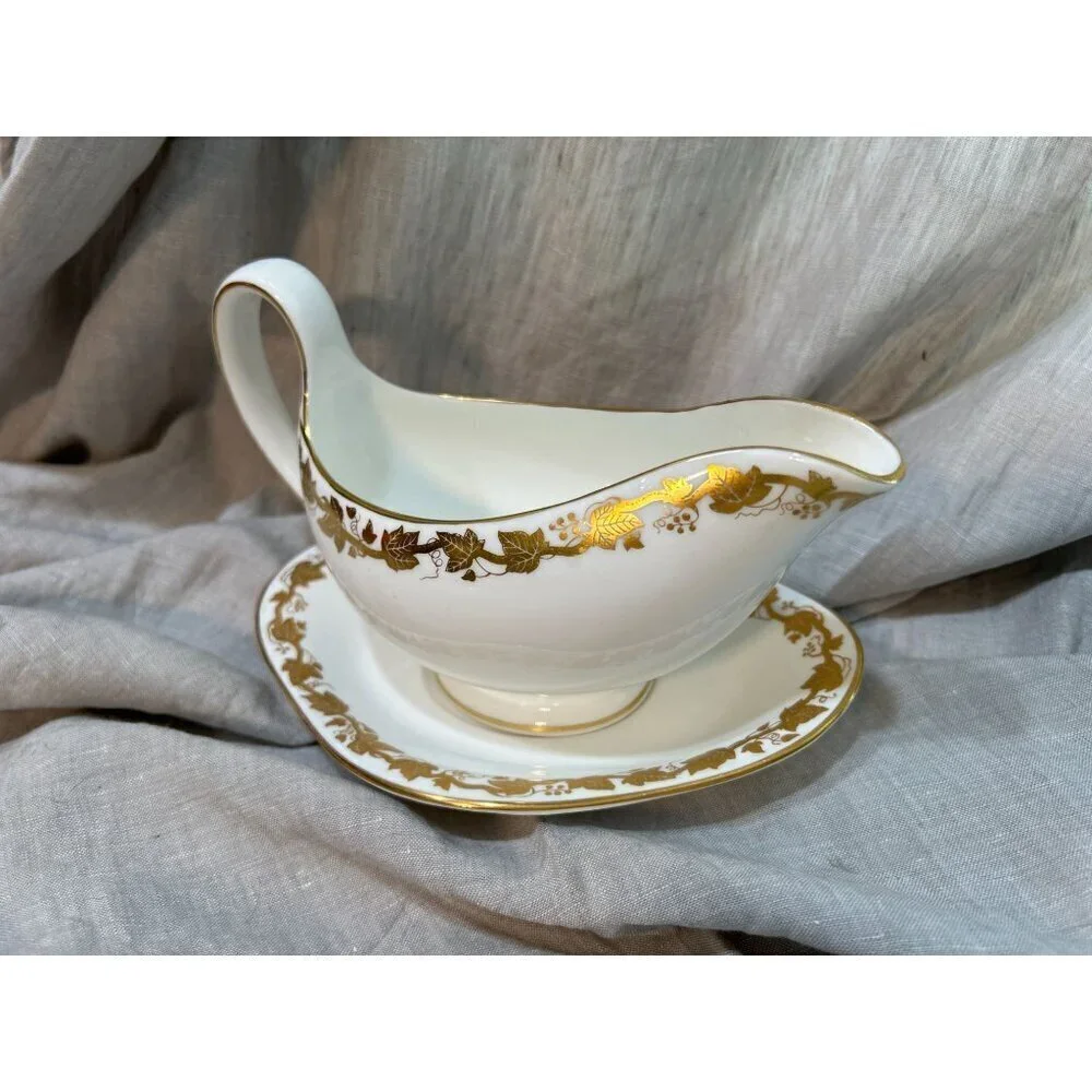Wedgwood Whitehall Gravy Boat with Attached Underplate